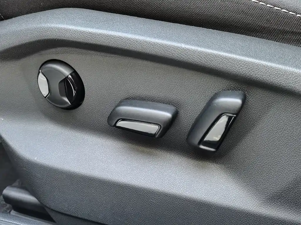 VOLKSWAGEN T ROC EXPLORING SONGS