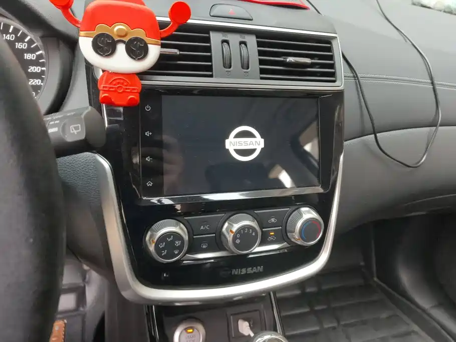 Nissan Tiida — миниатюра 13