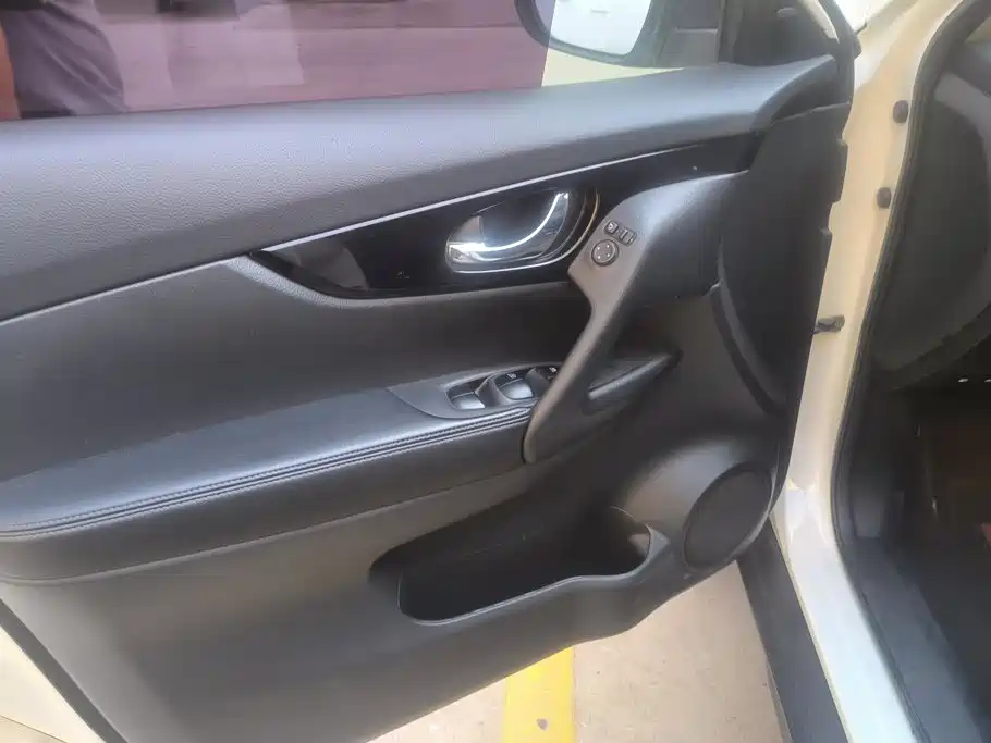 Nissan X-Trail — миниатюра 7