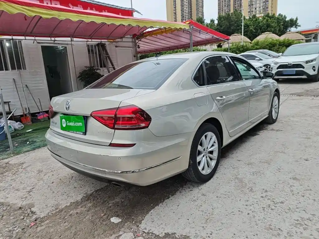 Volkswagen Passat — миниатюра 7