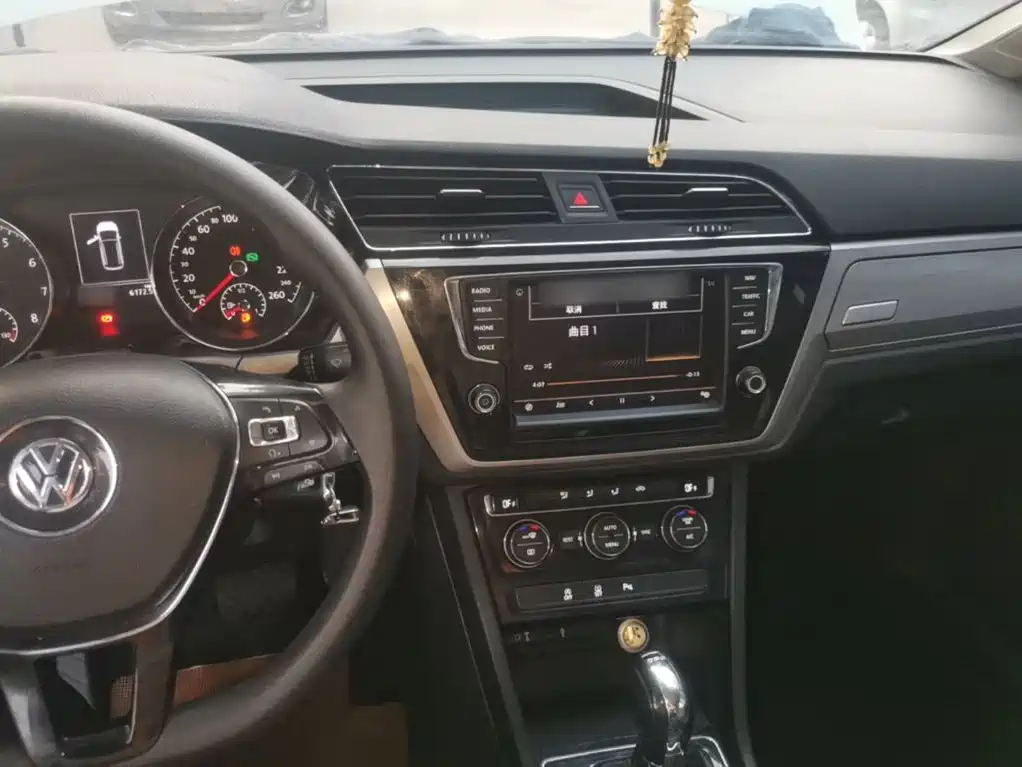 Volkswagen Touran — миниатюра 10