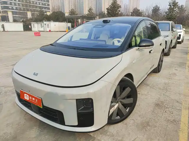 Li Auto IDEAL I8 2025