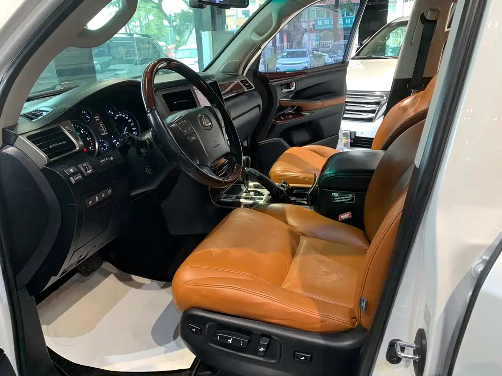 Lexus LX 2013 570