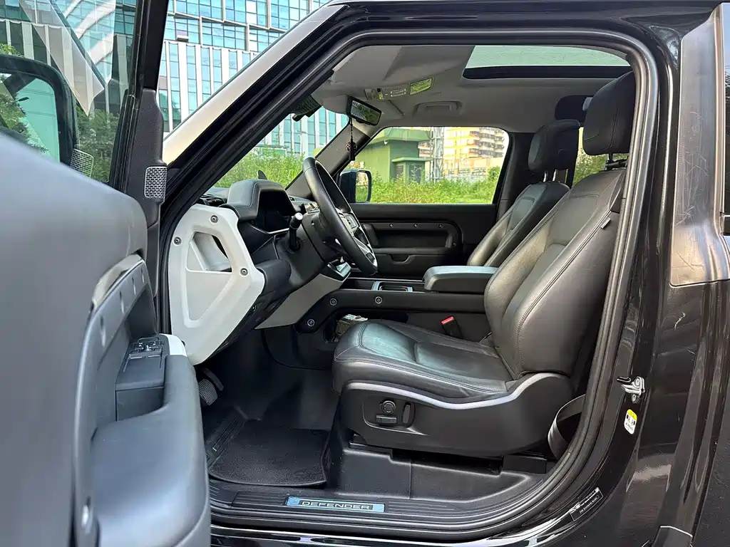 Land Rover Defender — миниатюра 6