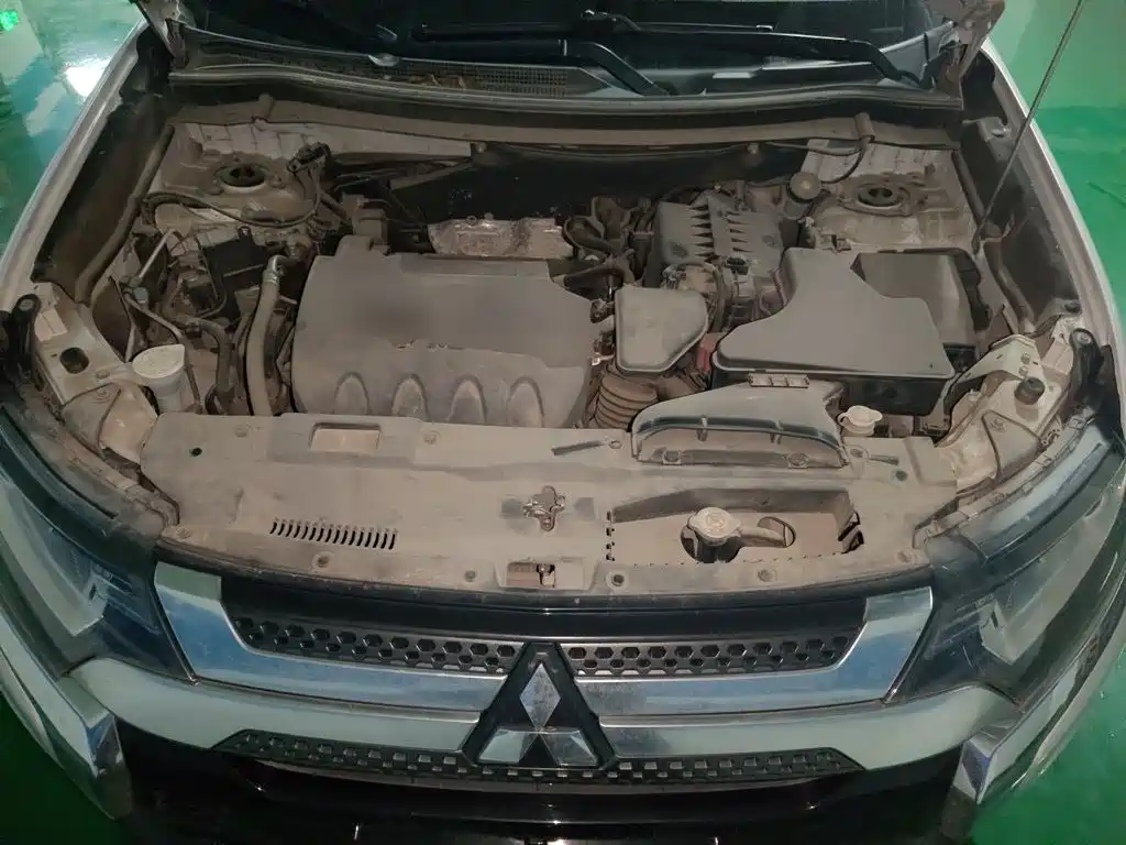 Mitsubishi Outlander — миниатюра 21