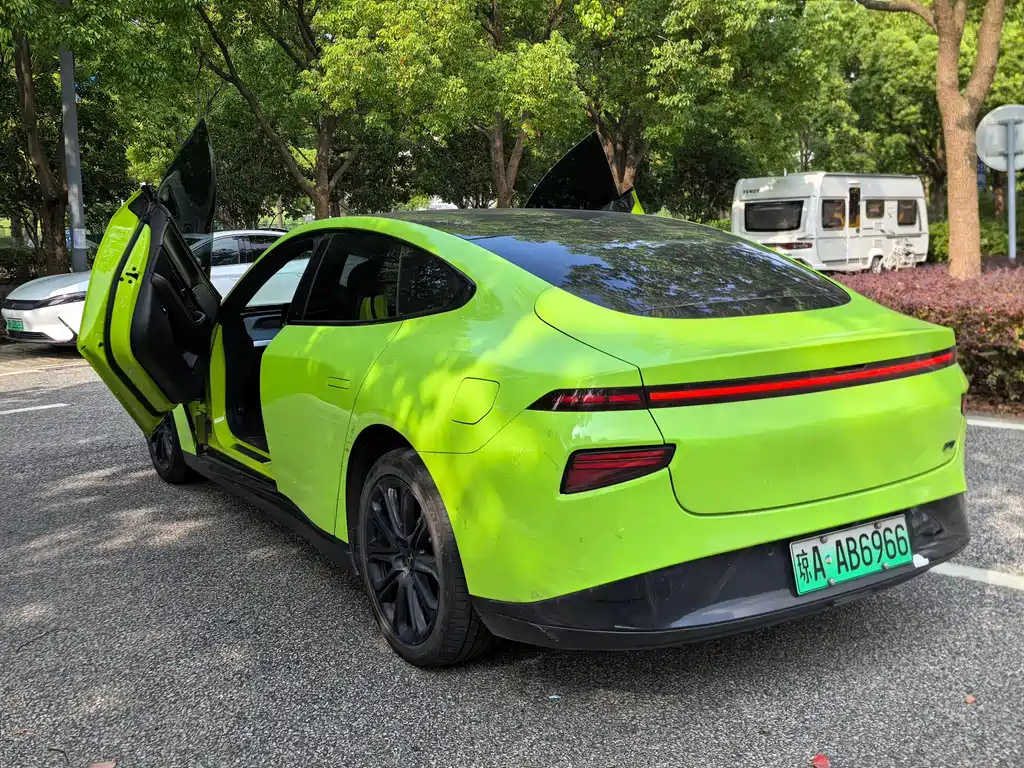 XPeng P7 — миниатюра 9