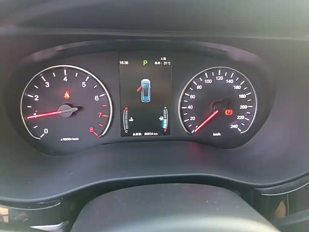 BYD MAX — миниатюра 12