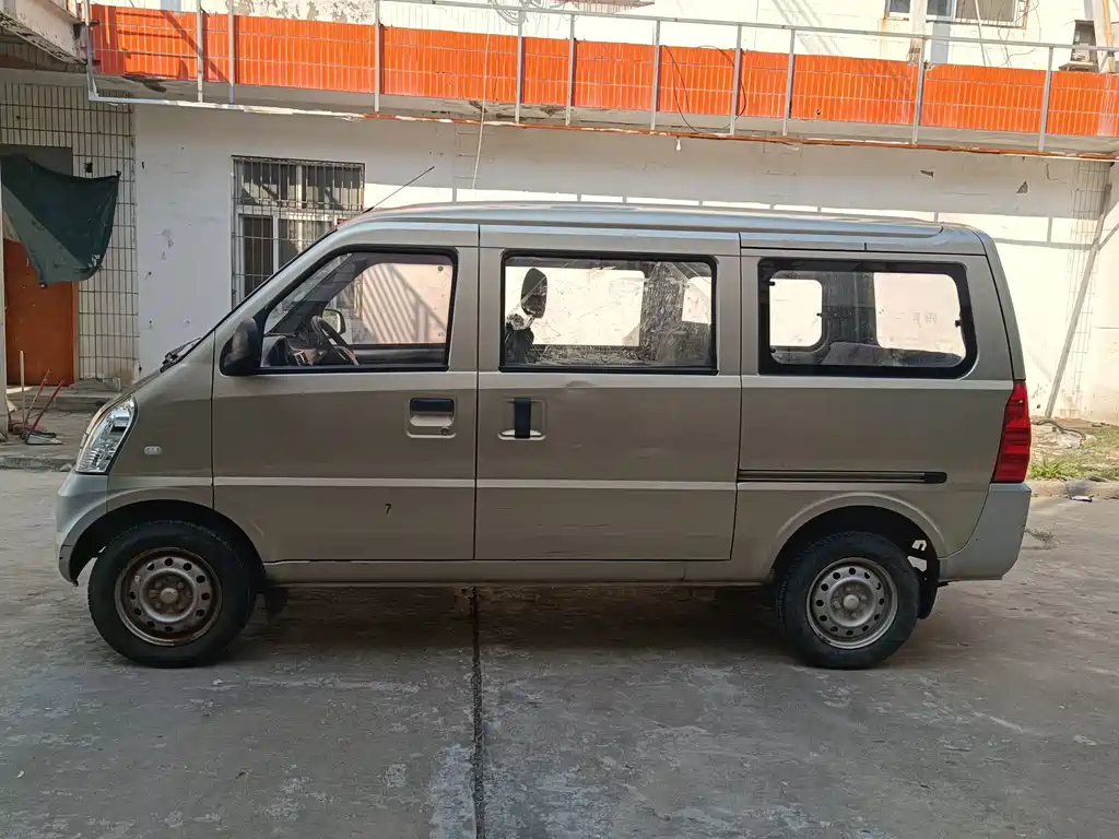 Wuling Rongguang — миниатюра 4