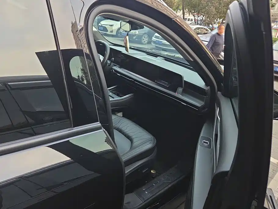 Ford Edge — миниатюра 8
