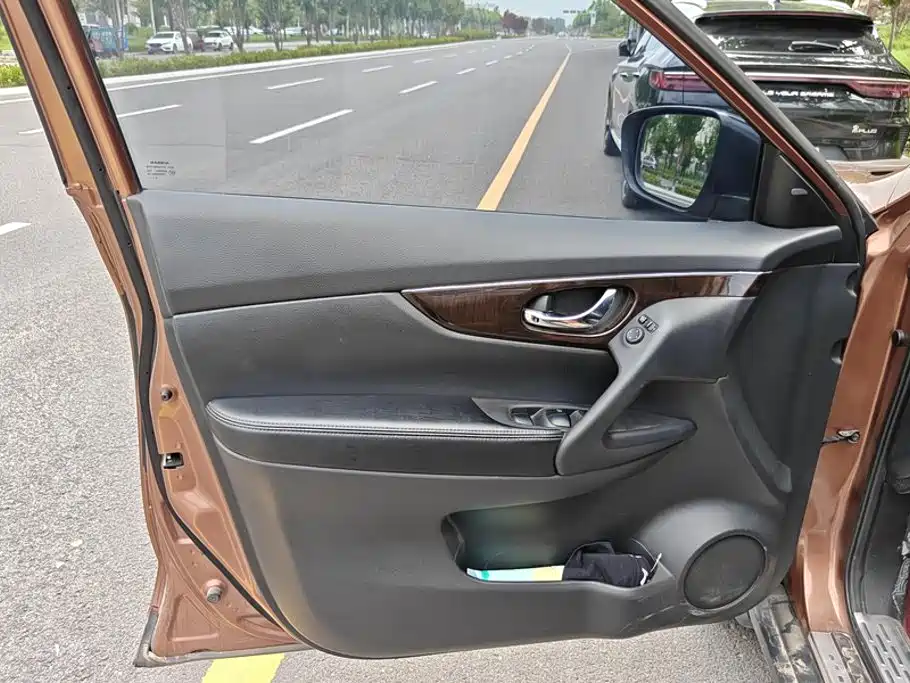 Nissan X-Trail — миниатюра 7