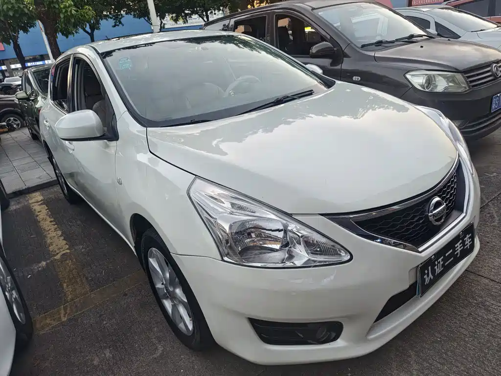 Nissan Tiida — миниатюра 3