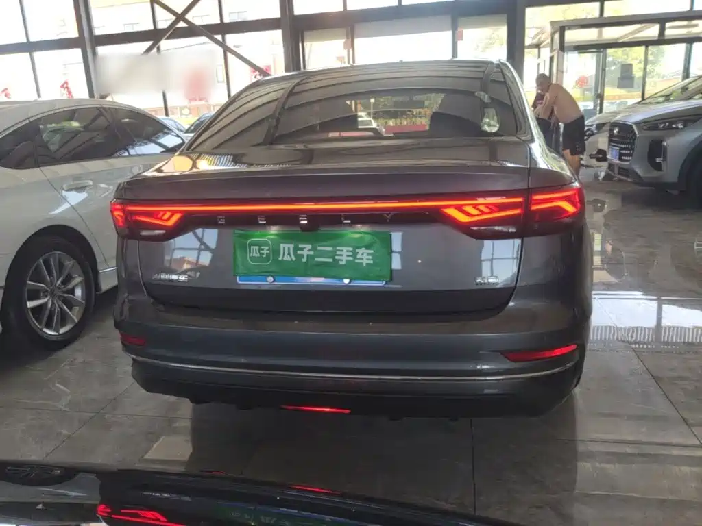 Geely Emgrand — миниатюра 6