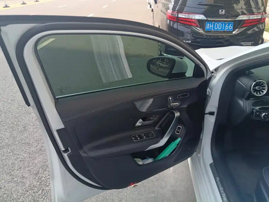Mercedes-Benz A-Class — миниатюра 7