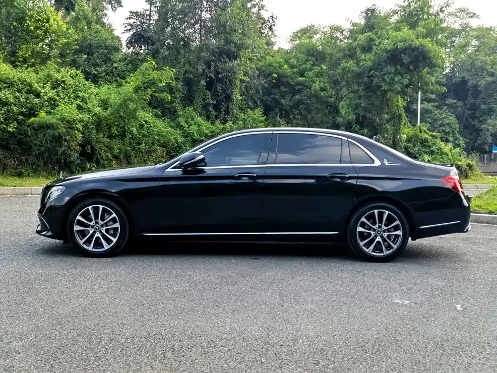 Mercedes-Benz E-Class — миниатюра 4