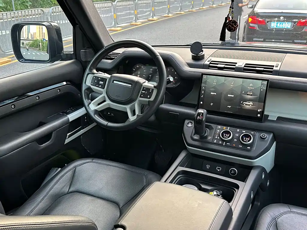 Land Rover Defender — миниатюра 11