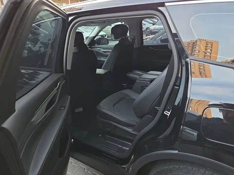 Ford Edge — миниатюра 11