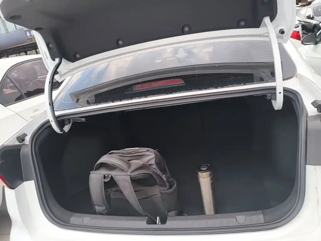 Geely Emgrand — миниатюра 19