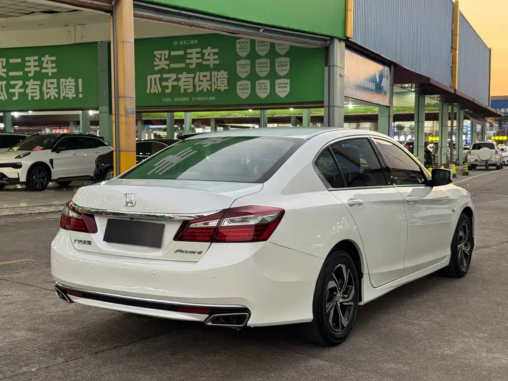 Honda Accord — миниатюра 8
