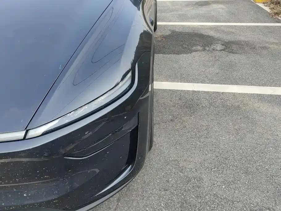 Tesla Model Y — миниатюра 5