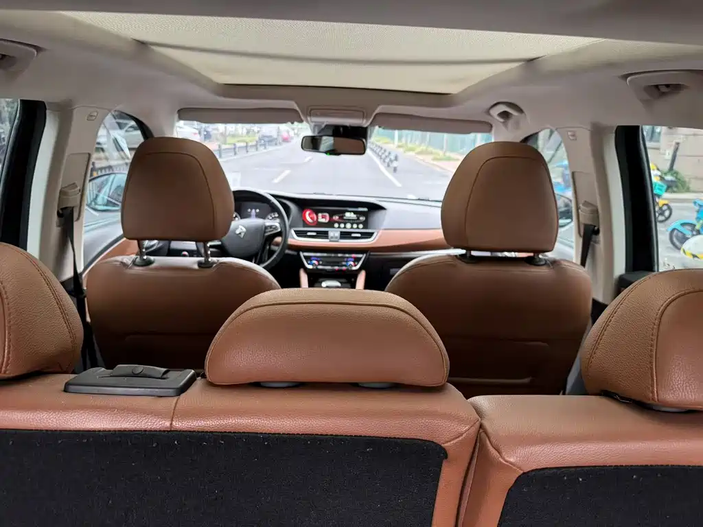 Borgward BX7 — миниатюра 14
