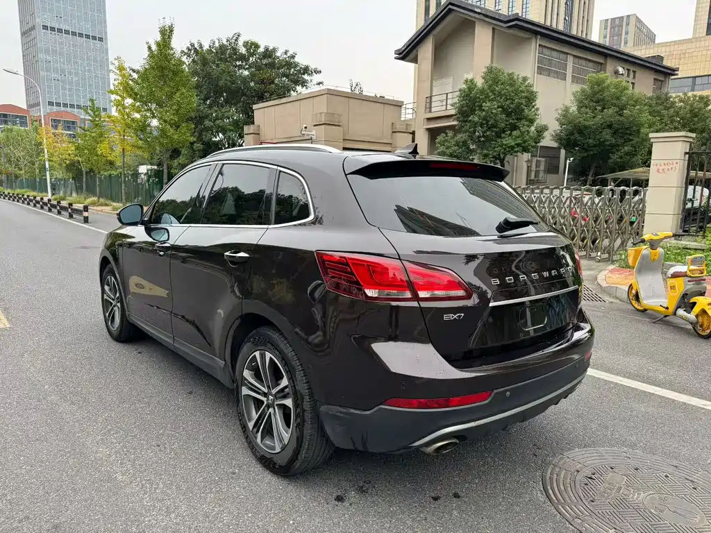 Borgward BX7 — миниатюра 5