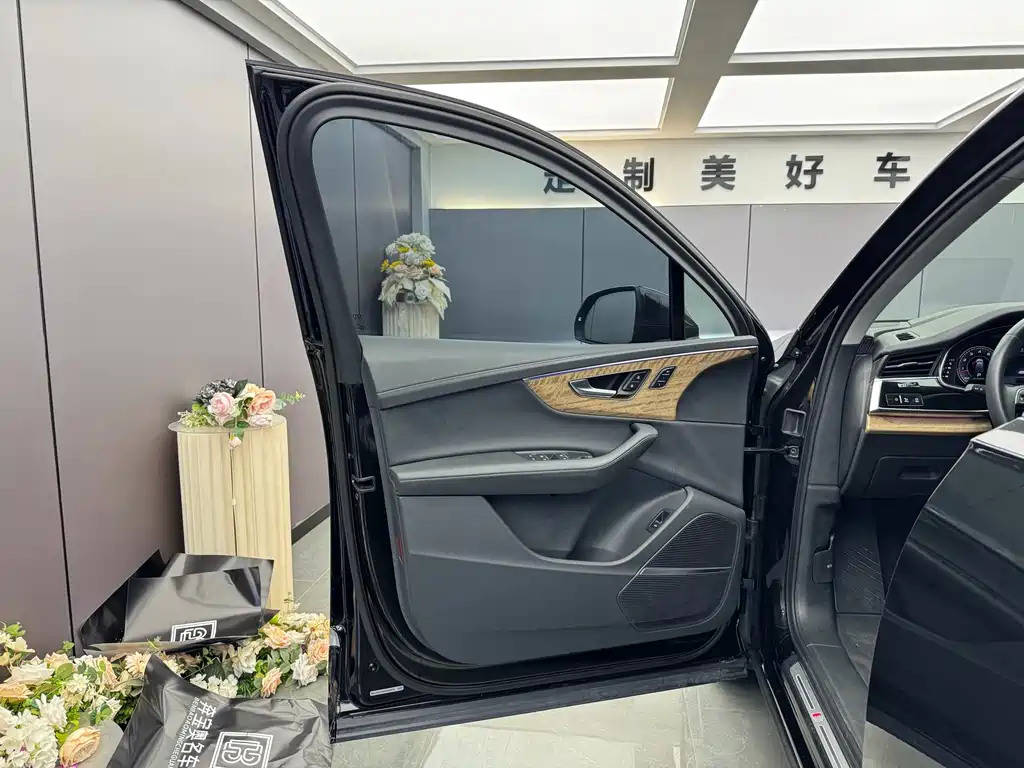 Audi Q7 — миниатюра 11
