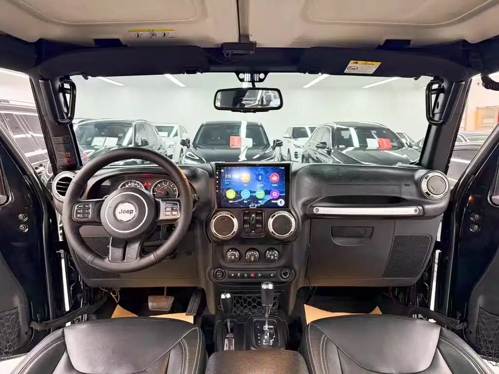 Jeep Wrangler — миниатюра 9