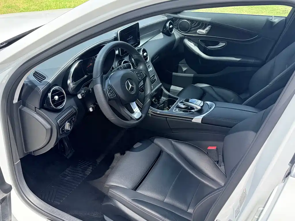 Mercedes-Benz C-Class — миниатюра 7