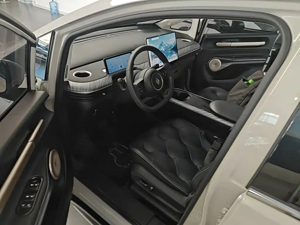 Baojun Yunduo — миниатюра 15