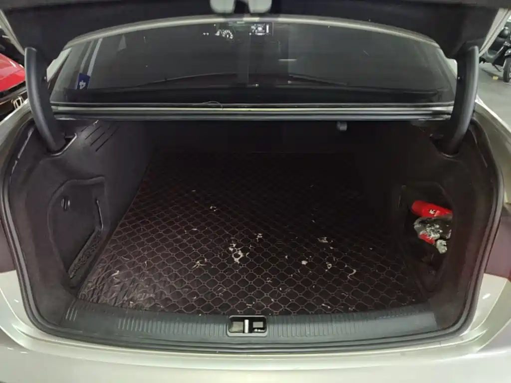 Audi A4L — миниатюра 19