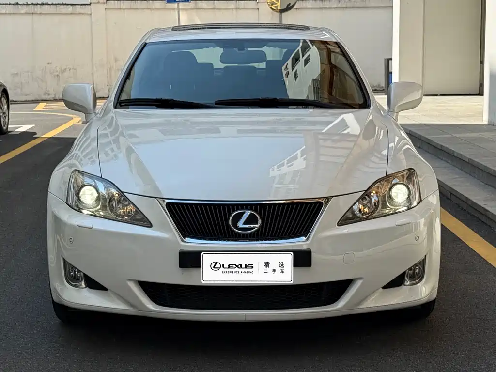 Lexus IS — миниатюра 5