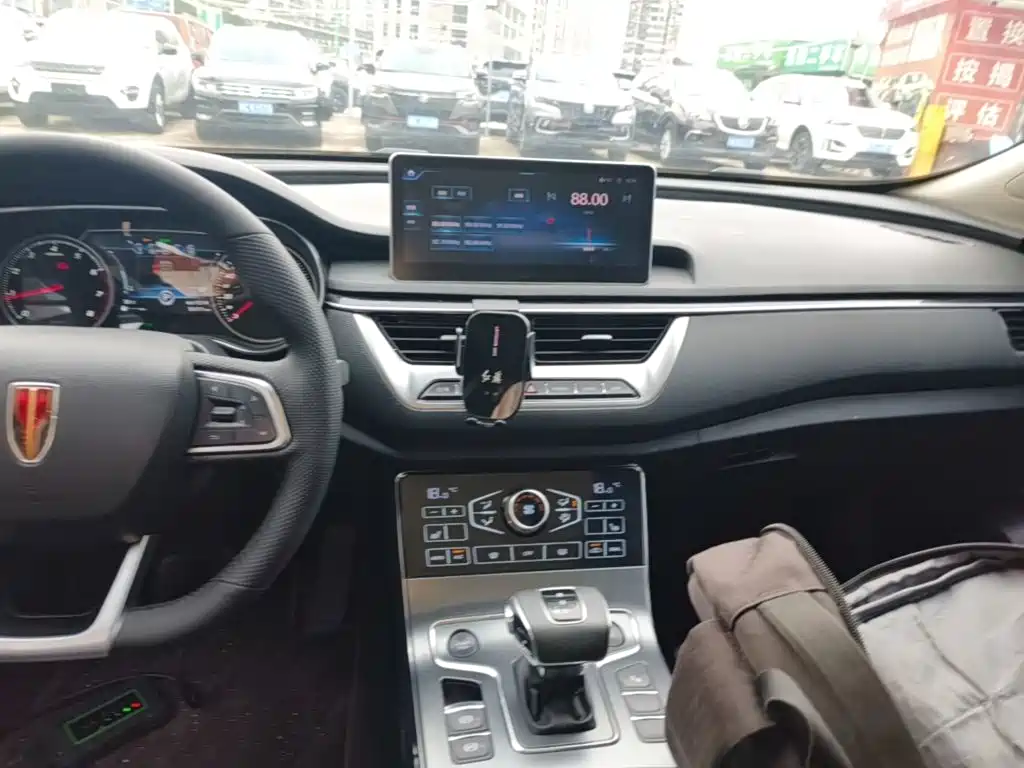 Hongqi Hongqi H5 — миниатюра 13