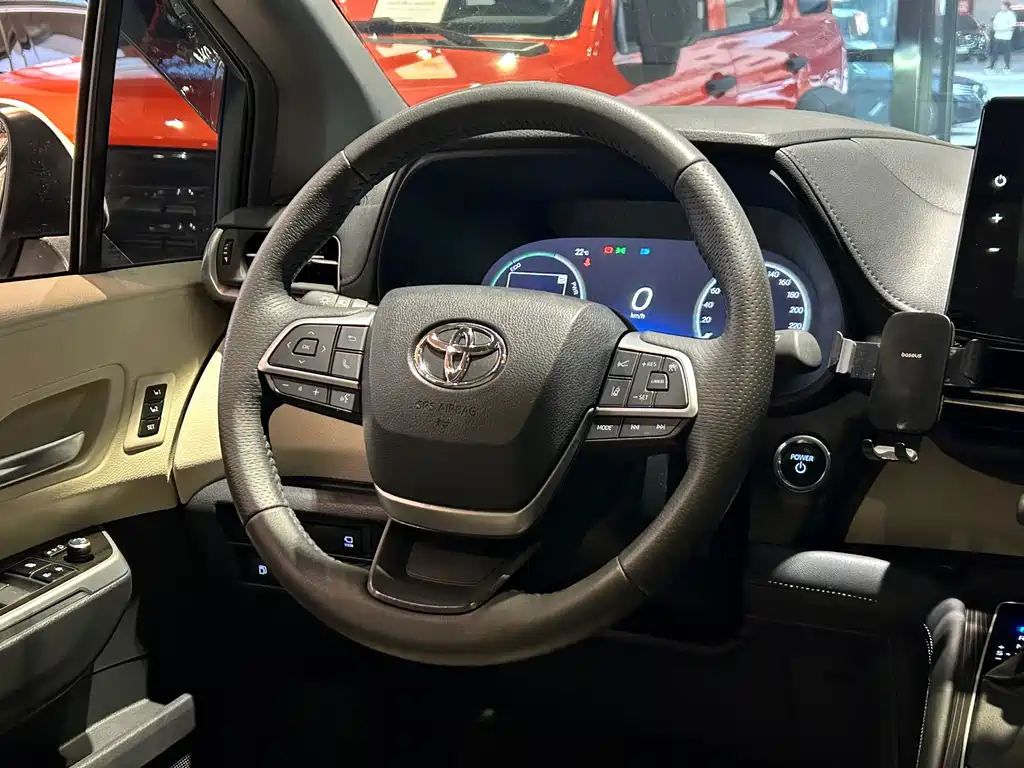 Toyota Granvia — миниатюра 23
