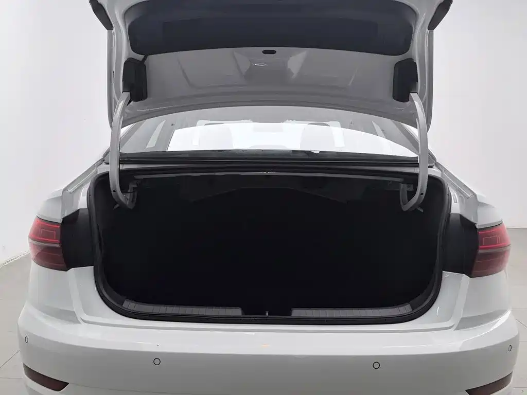 Volkswagen Sagitar — миниатюра 16