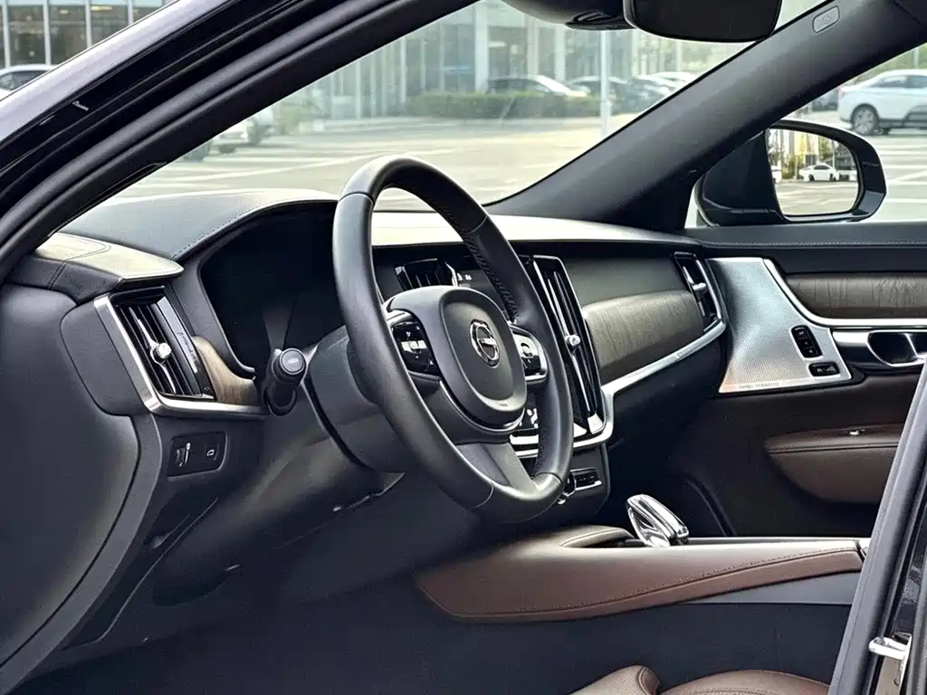 Volvo S90 — миниатюра 4