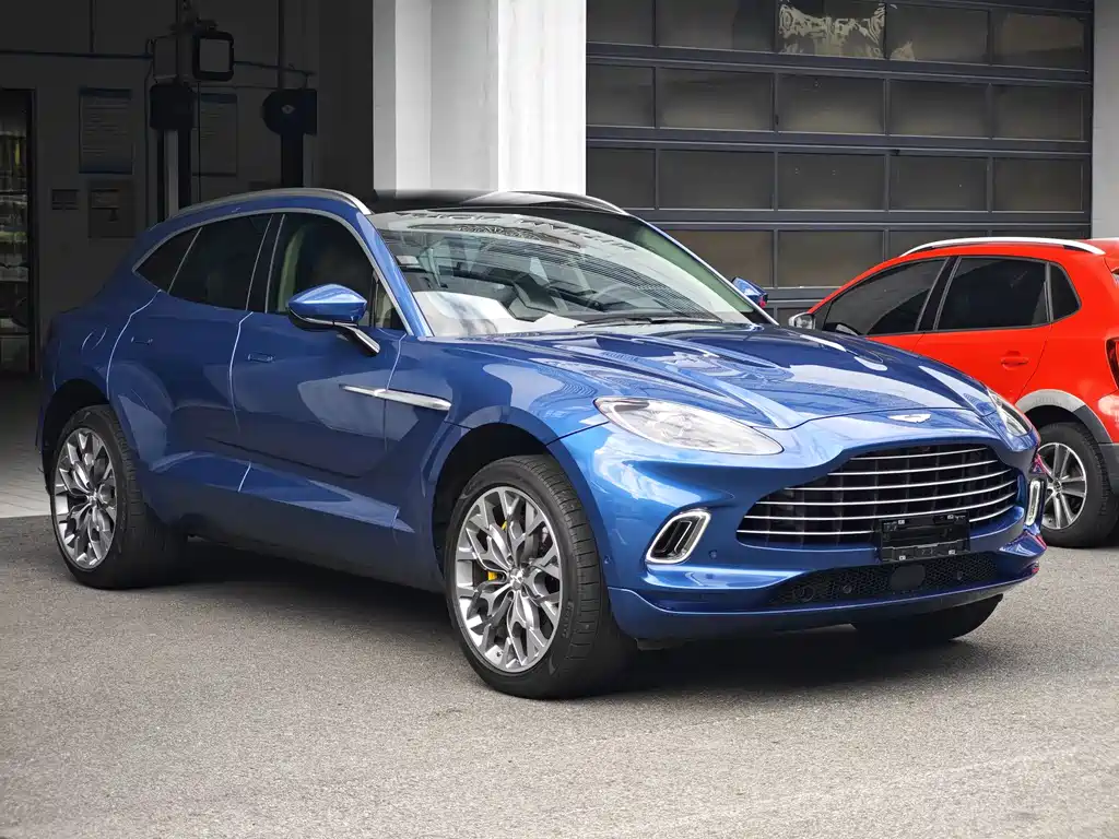 Aston Martin DBX — миниатюра 3