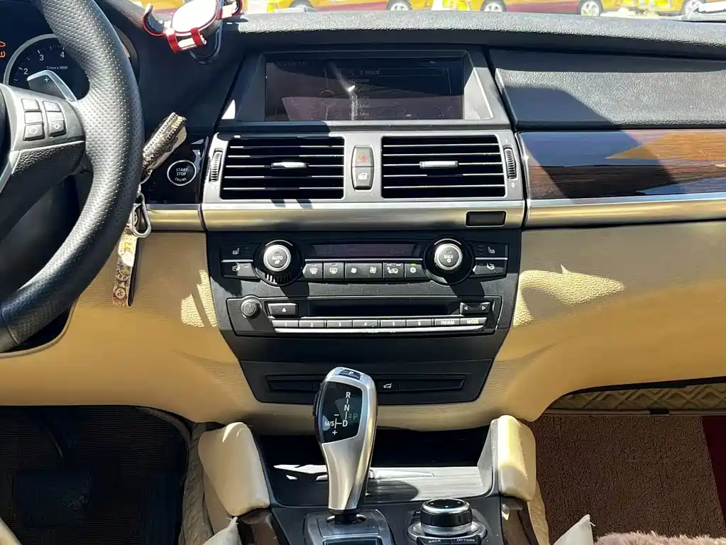 BMW X6 — миниатюра 29