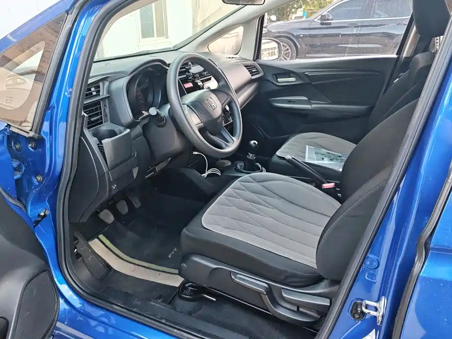 Honda Fit — миниатюра 9