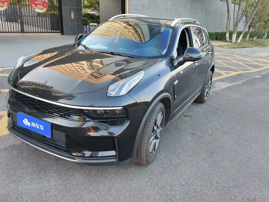 Lynk & Co 01