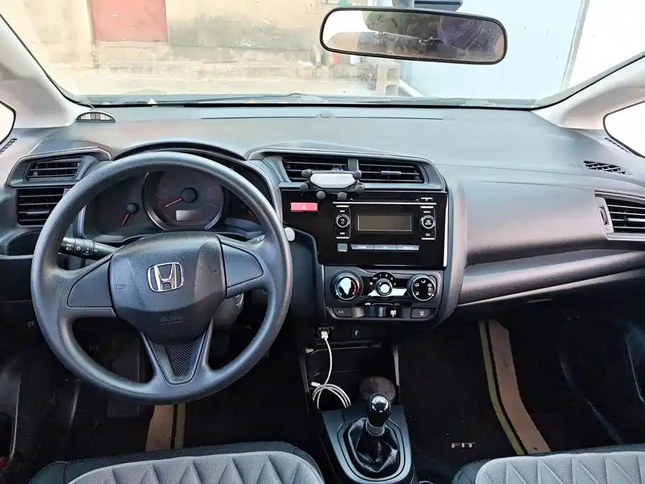 Honda Fit — миниатюра 12