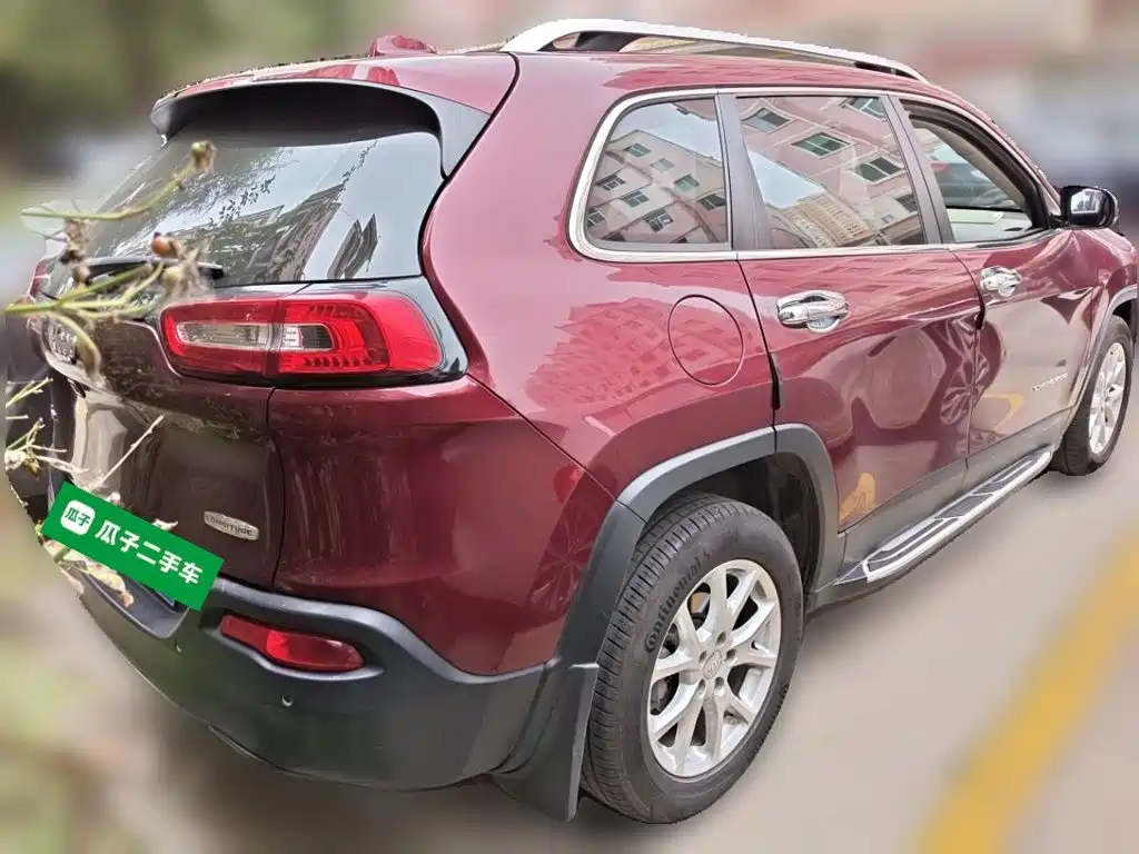 Jeep Cherokee — миниатюра 4