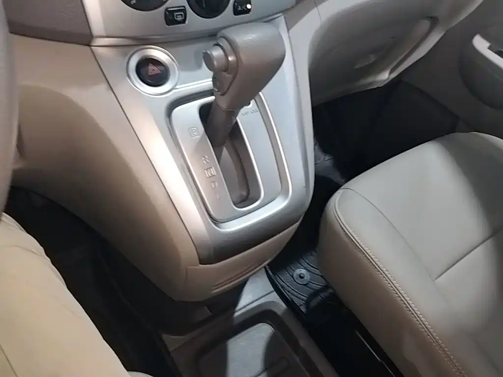 Nissan NV200 — миниатюра 14