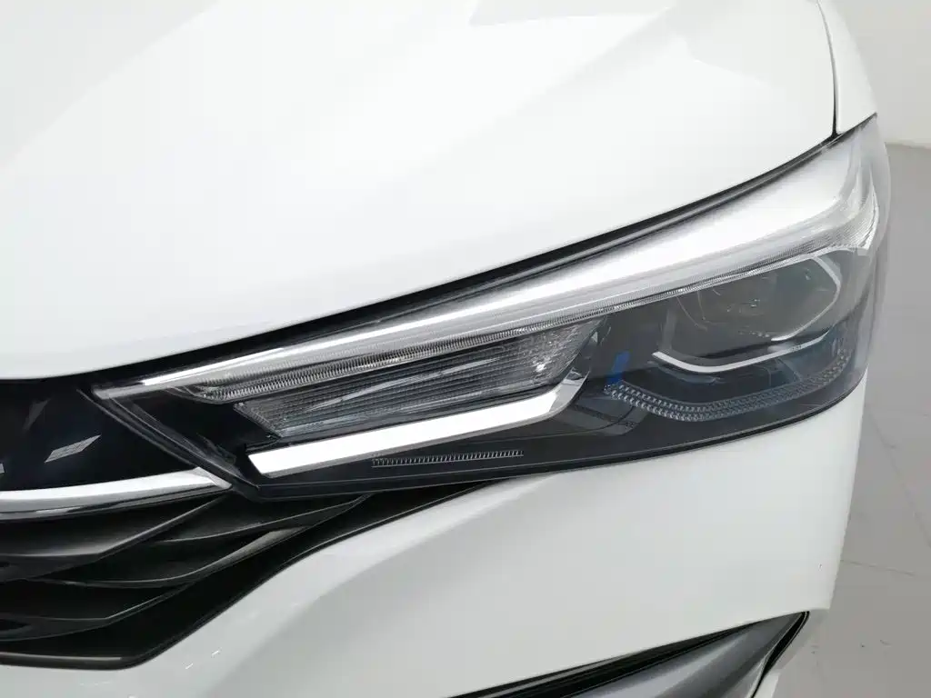 Roewe i5 — миниатюра 7