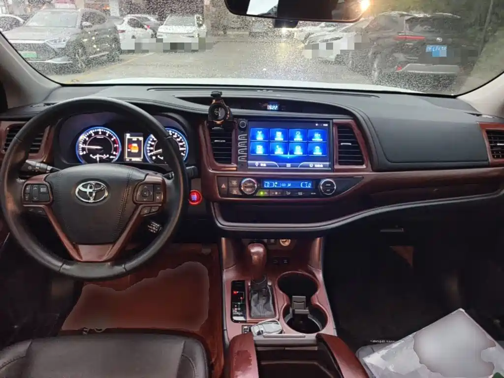 Toyota Highlander — миниатюра 14