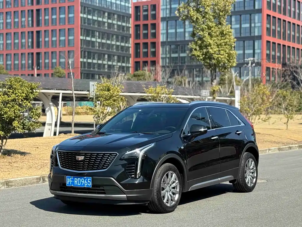 CADILLAC XT4