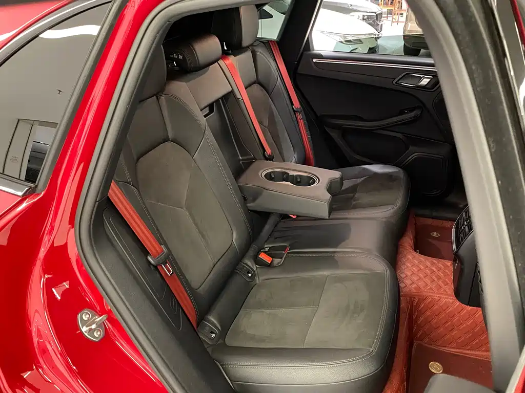 Porsche Macan — миниатюра 15