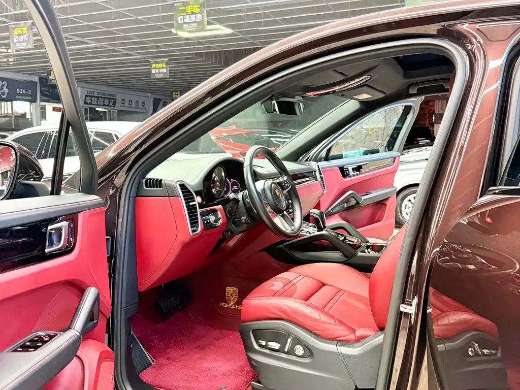 Porsche Cayenne — миниатюра 15
