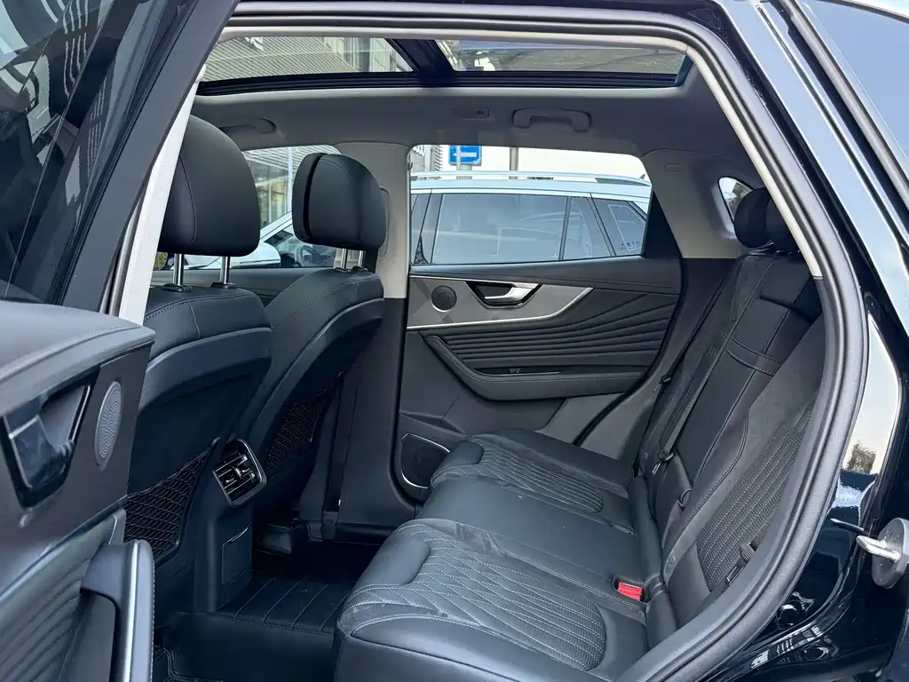 Hongqi Hongqi HS5 — миниатюра 10