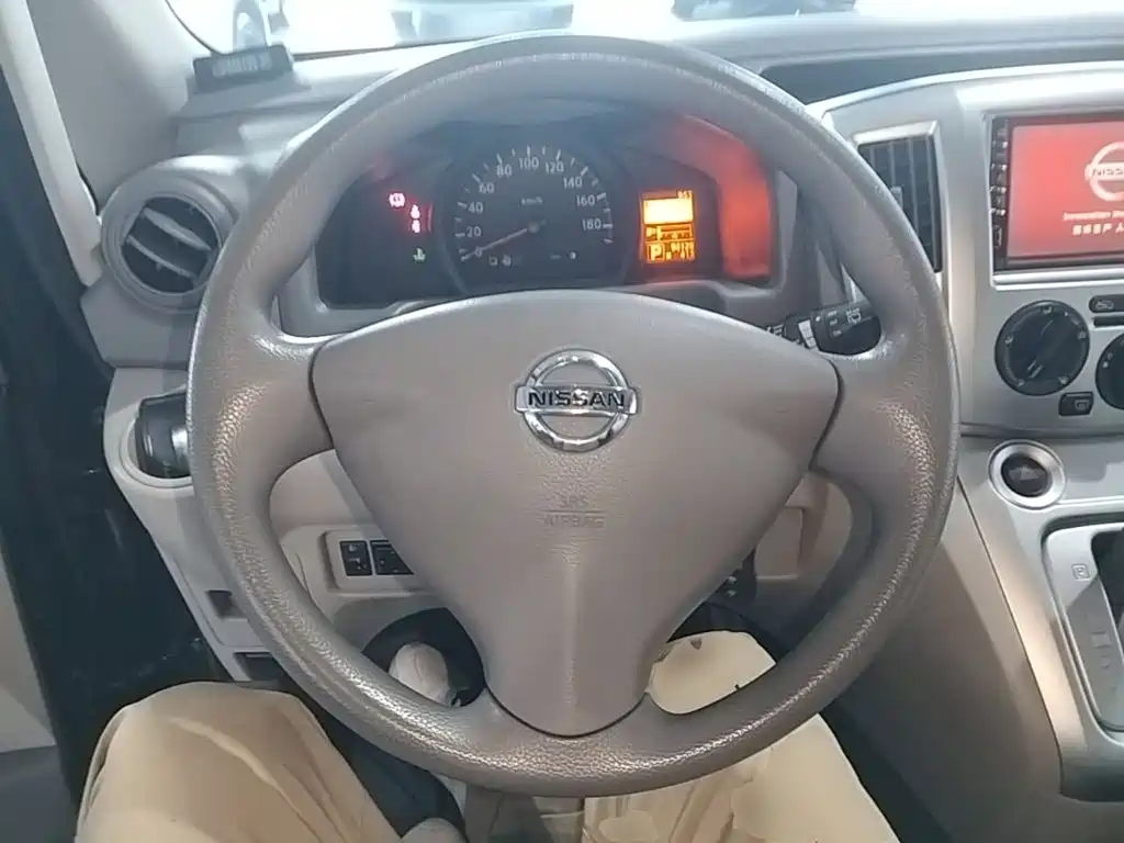 Nissan NV200 — миниатюра 11