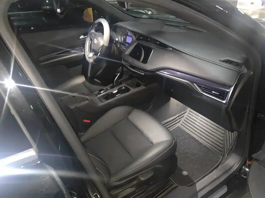 Cadillac XT4 — миниатюра 8